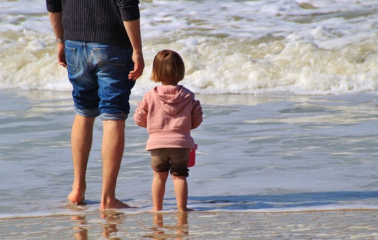 ¿Cómo decirle a un niño que su papá tiene otra familia?
